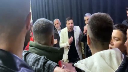 Yeniden Refah Partisi Düzce adayı Davut Güloğlu, seçim çalışması sırasında vatandaşla tartıştı   