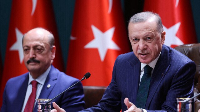 Cumhurbaşkanı Erdoğan, yılda iki kez zam almaya alışan asgari ücretliye kötü haberi verdi 