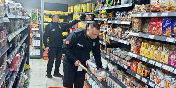Yalova Altınova'da marketlerde fiyat denetimi yapıldı