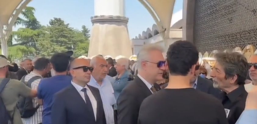 Usta oyuncu Ahmet Uğurlu, son yolculuğuna uğurlanıyor