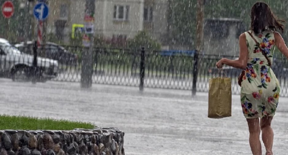 Kavuran sıcaklar devam ederken 14 kent için sağanak uyarısı