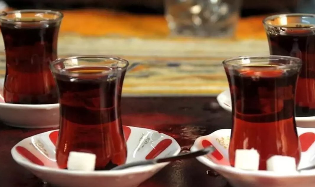 AYM, 10 yıldır süren çay tabağı tartışmasına noktayı koydu