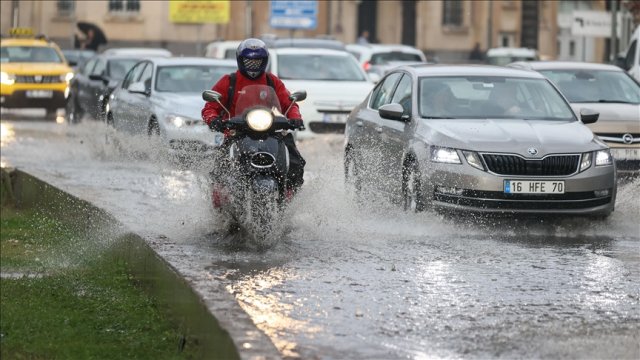 Meteoroloji'den aralarında İstanbul, Ankara ve İzmir'in olduğu 66 il için uyarı